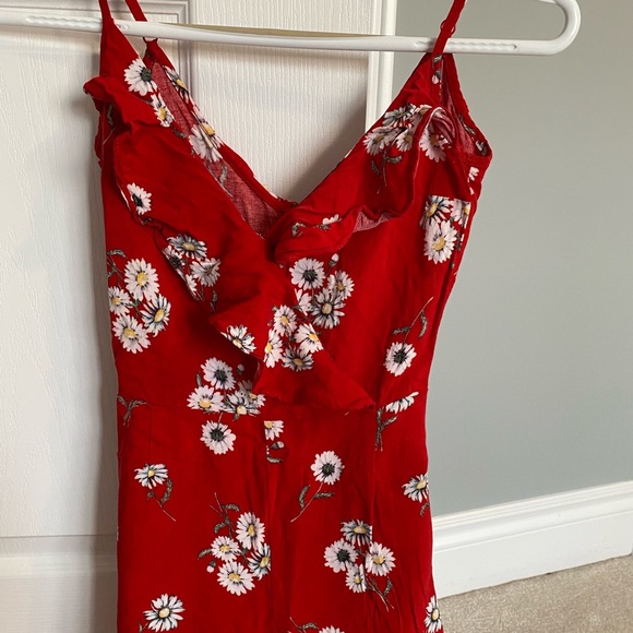 H&M flowy red with flowers jumpsuit - Picture 2 of 2